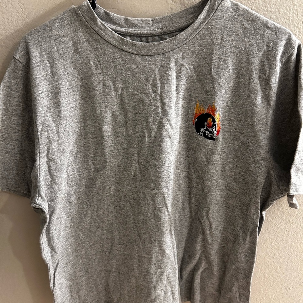 Gray Urban Outfitters Black Skull Fire Gray T-Shirt Slightly Cropped